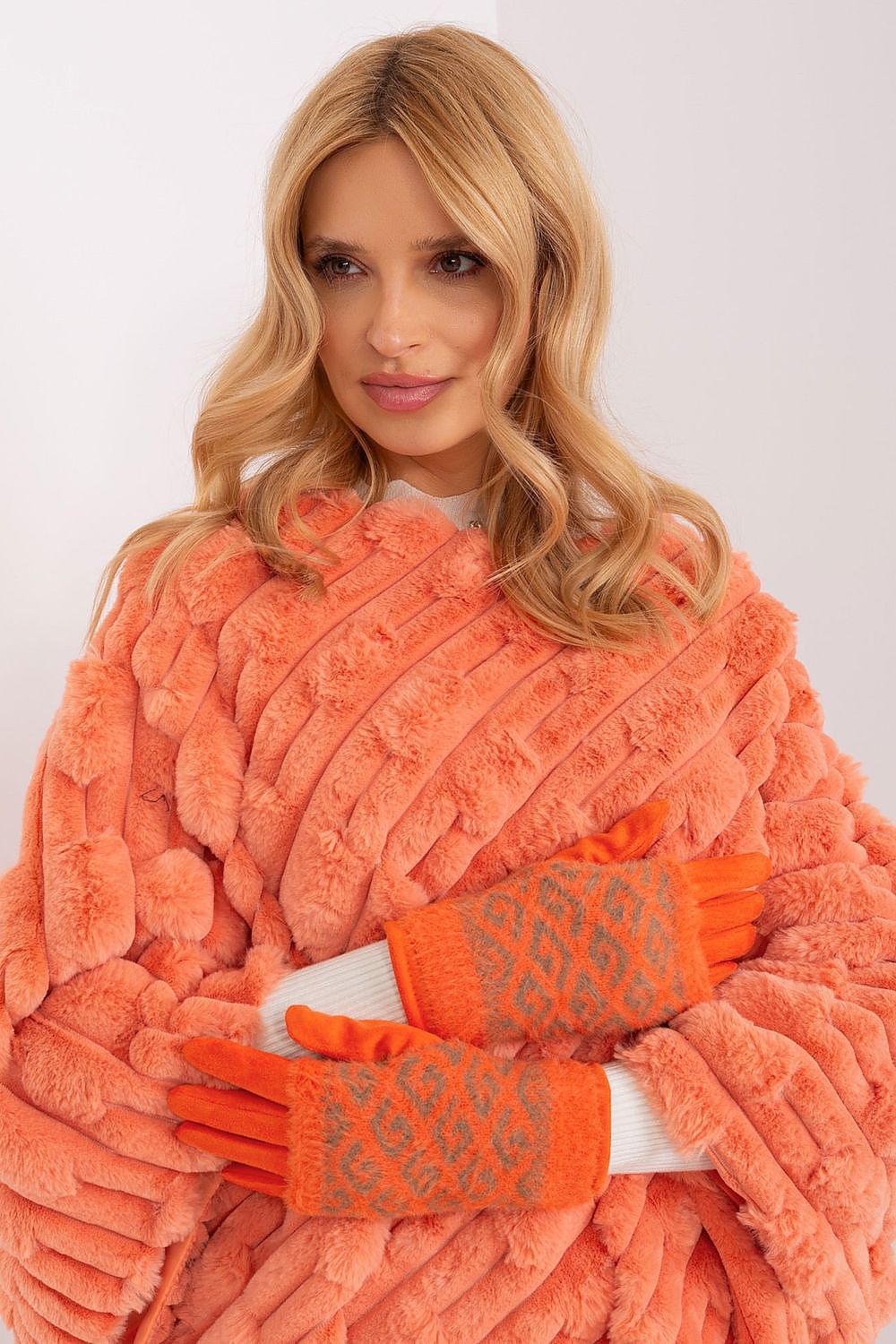  Gloves model 190813 AT 